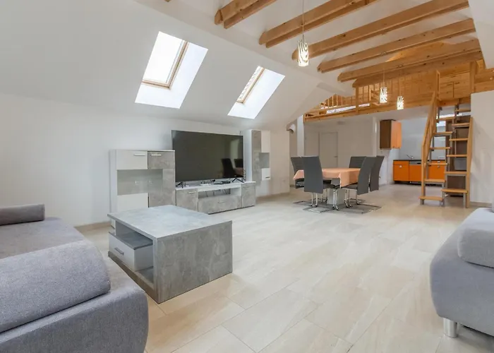 1 Bedroom Stunning In דירה